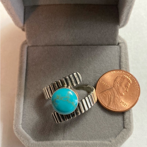 HOB Mexico Sterling Silver and Turquoise Ring - Picture 4 of 8